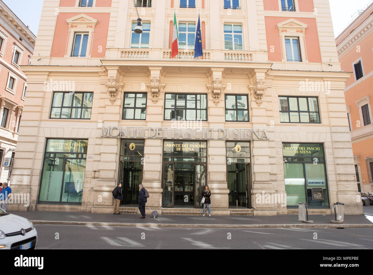 Italian bank building facade hi-res stock photography and images - Page 2 -  Alamy