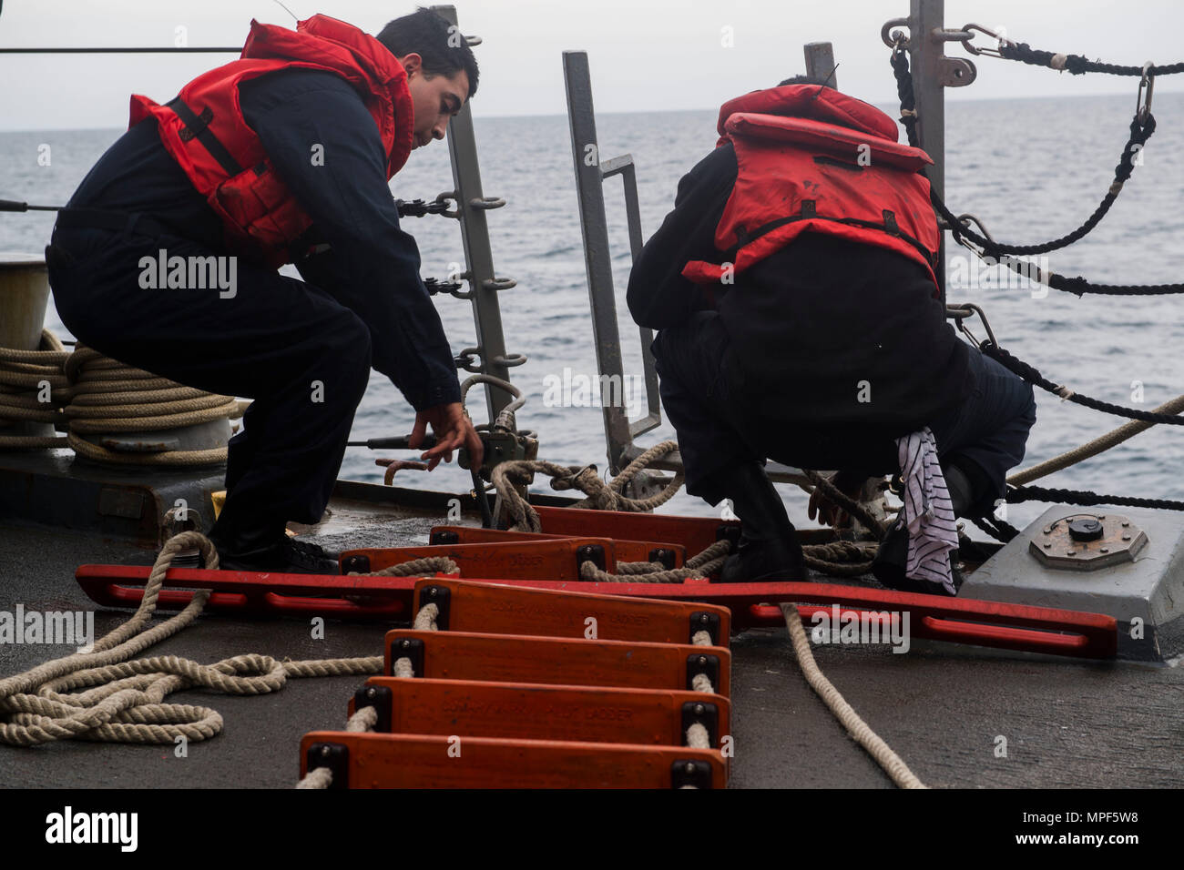 170218NCF105044 ATLANTIC OCEAN. (FEB. 18, 2017) Boatswain’s Mate 2nd