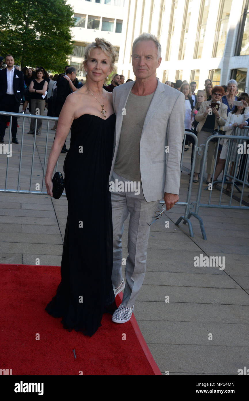 NEW YORK, NY - MAY 21: Sting, Trudie Styler attends the 2018 American Ballet Theatre Spring Gala at The Metropolitan Opera House on May 21, 2018 in New York City.   People:  Sting, Trudie Styler Stock Photo