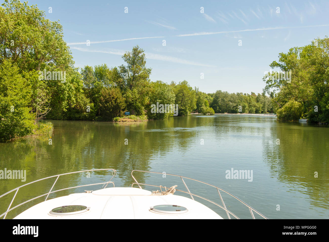 Travelling the Charente river in a houseboat, southwest France Stock Photo
