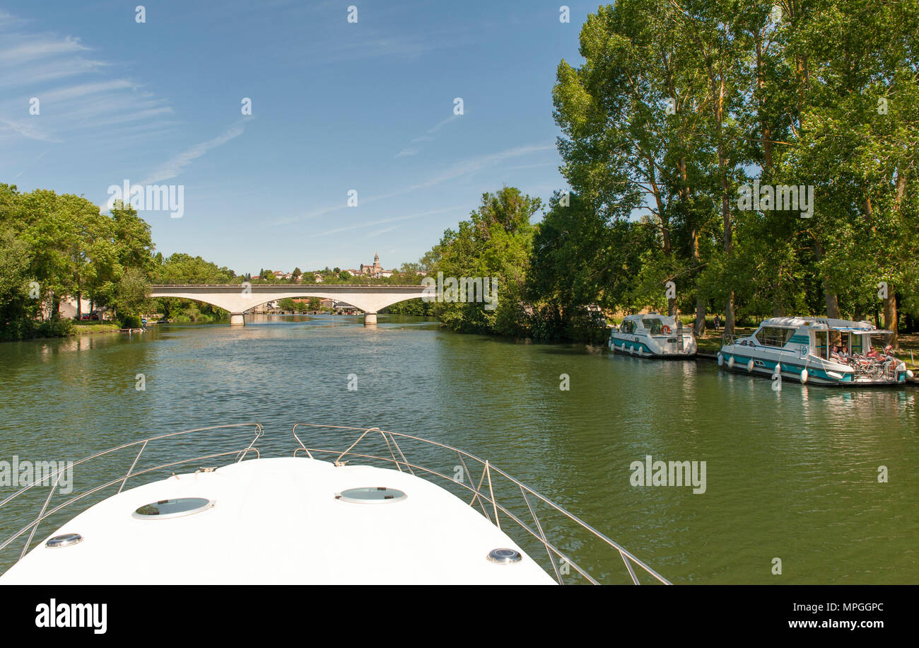 Approaching Saint-Simeux while houseboating on the Charente river, south-west France Stock Photo