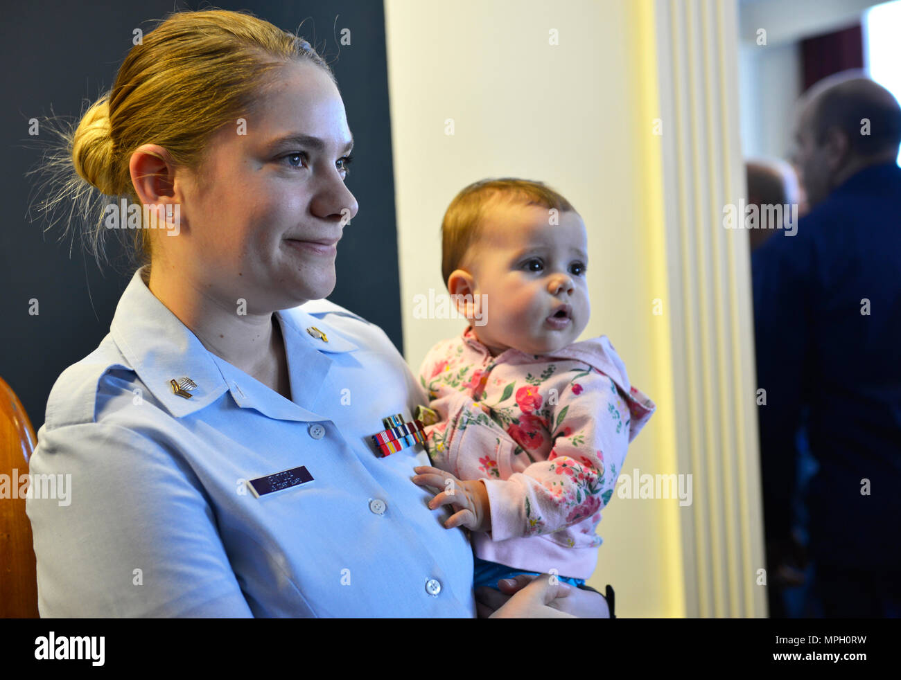 Co mingling hires stock photography and images Alamy