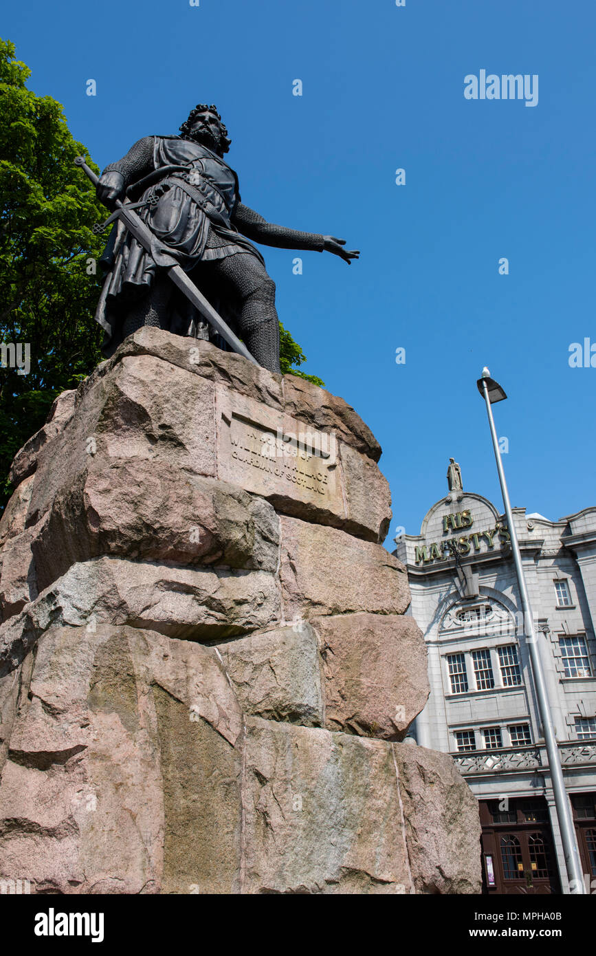 united-kingdom-scotland-aberdeen-historic-old-aberdeen-statue-of
