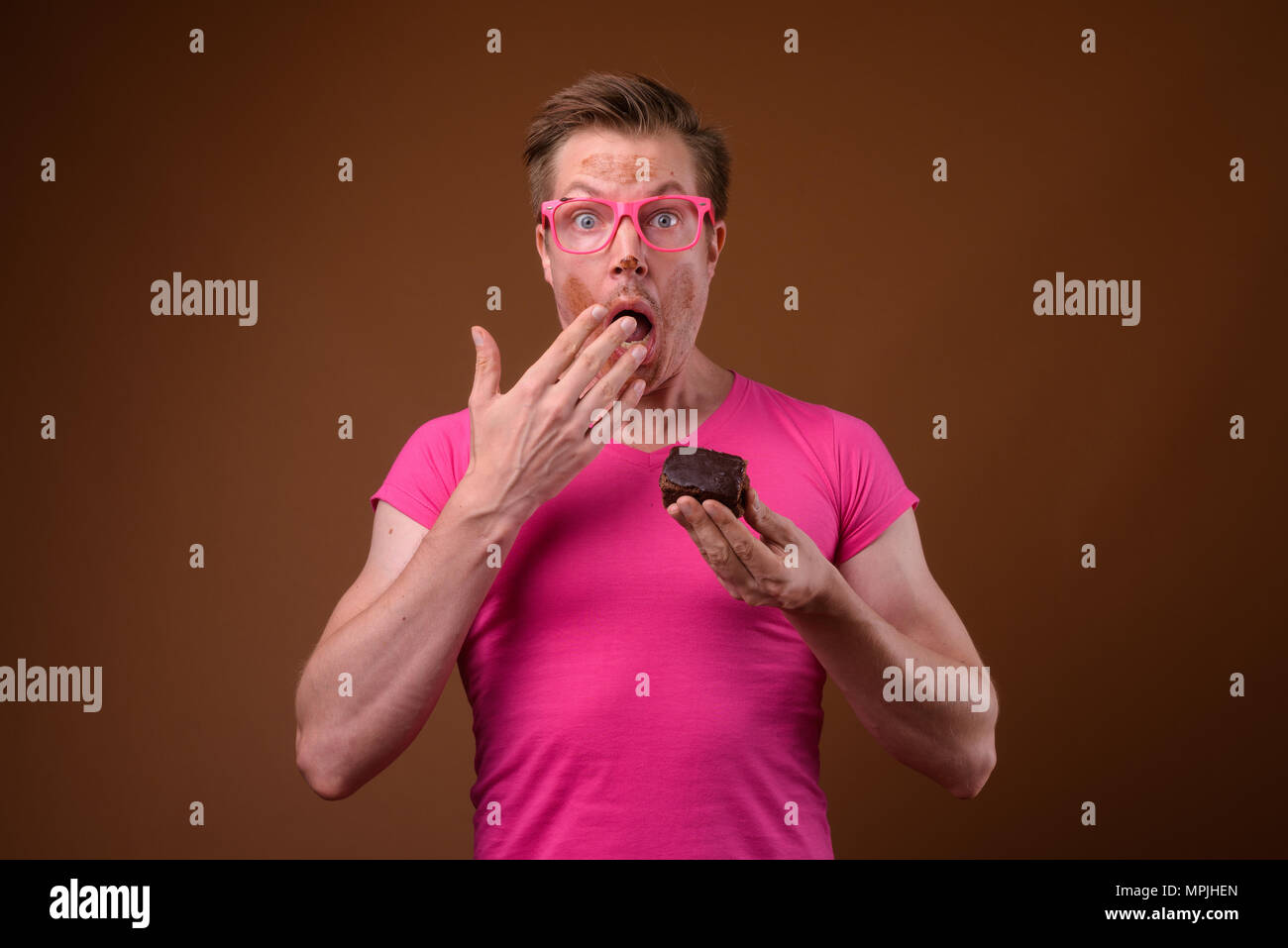 Portrait shocked man hi-res stock photography and images - Alamy