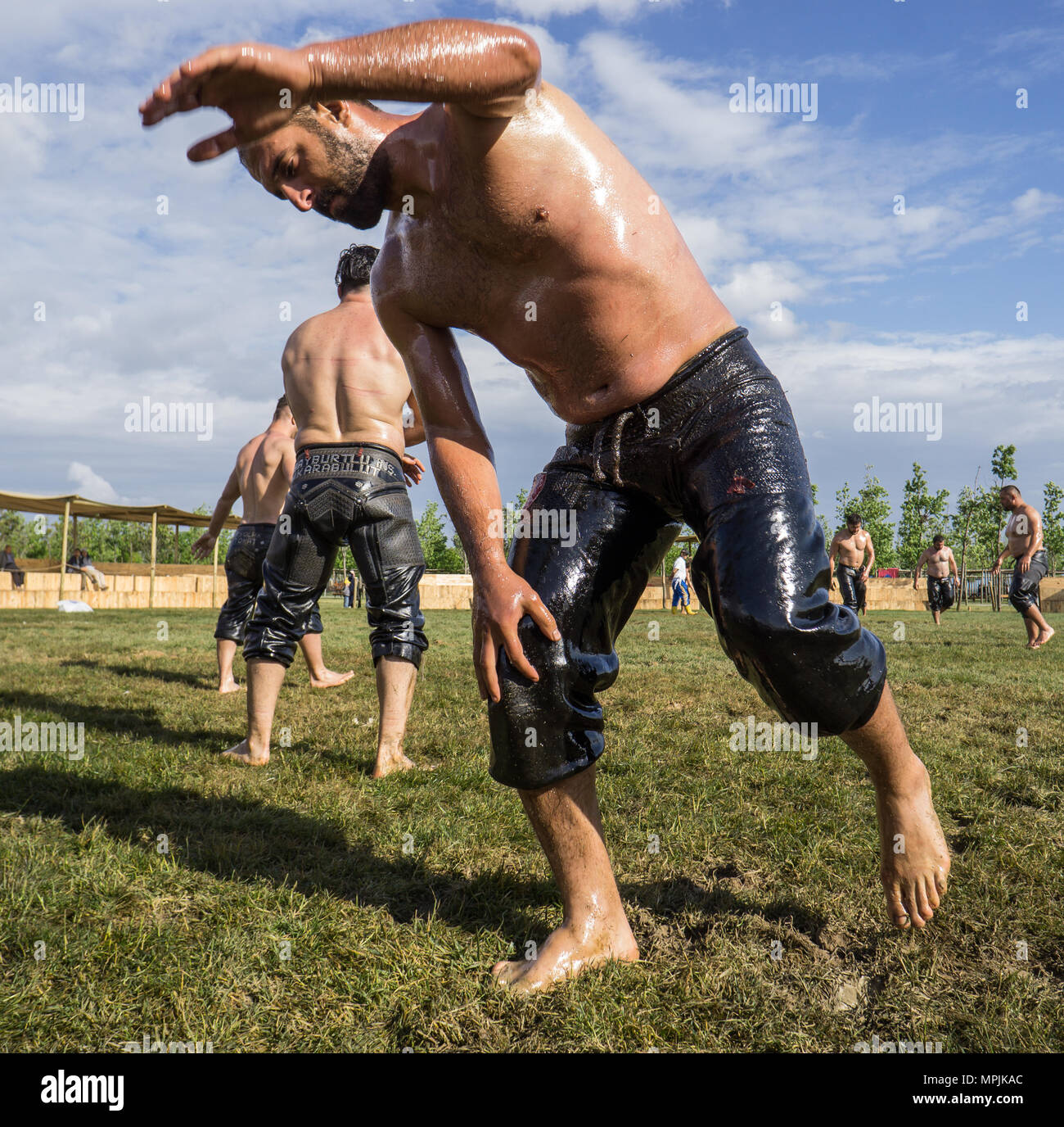 Buni pul porno uchun qiling