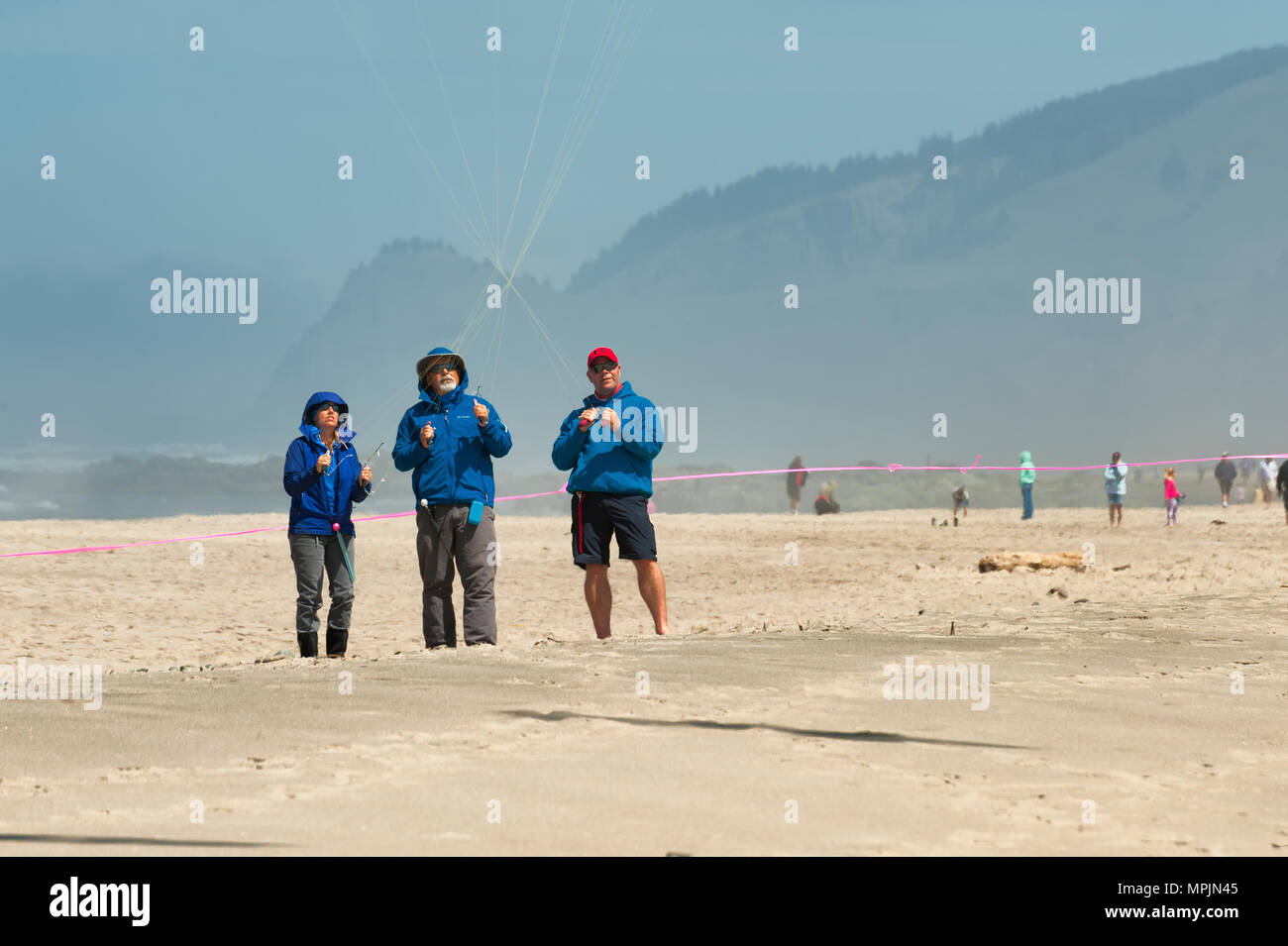 Kite handlers hires stock photography and images Alamy