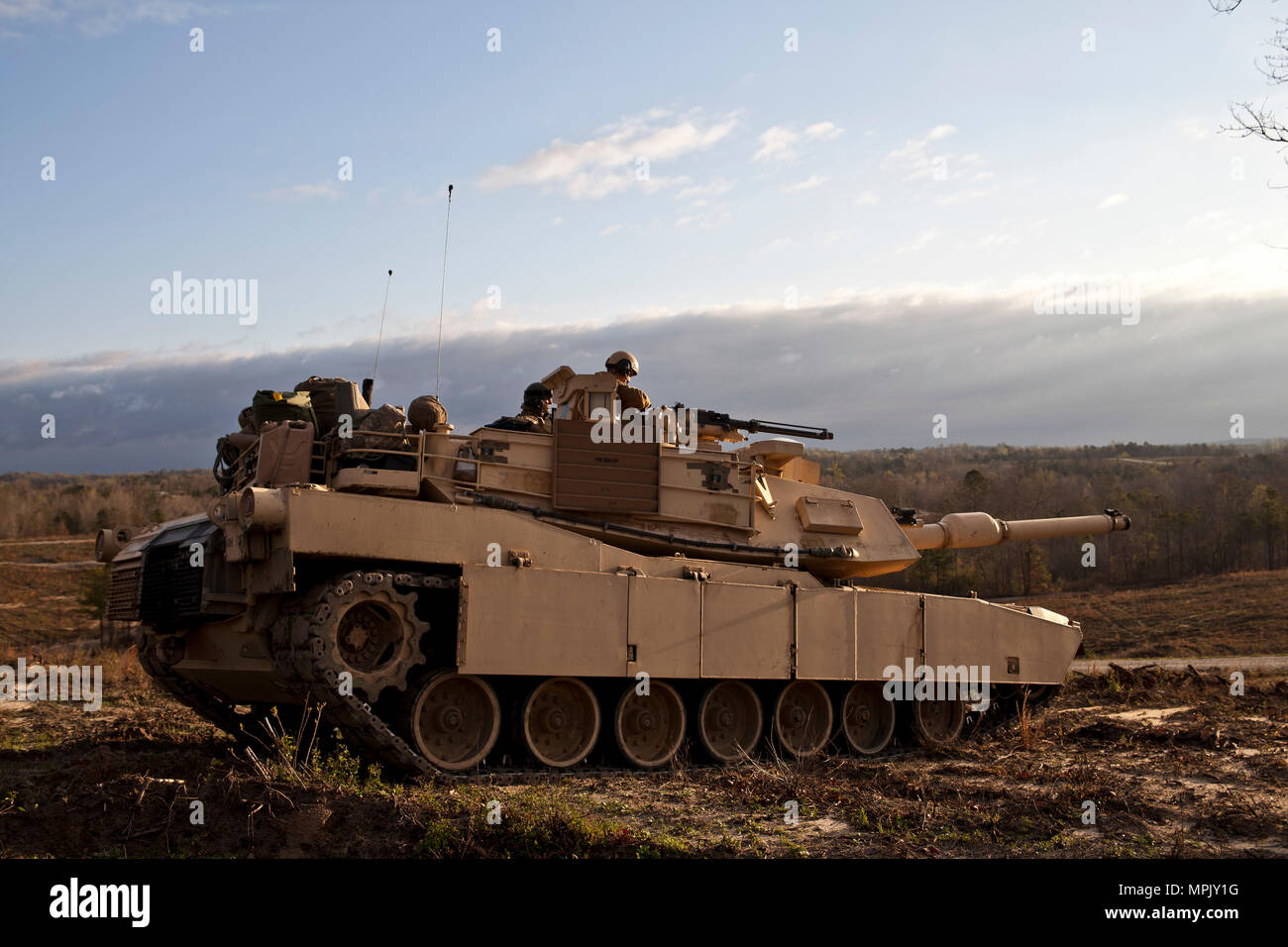 U.S. Marines and Soldiers attending the U.S. Army Armor Basic Officer ...