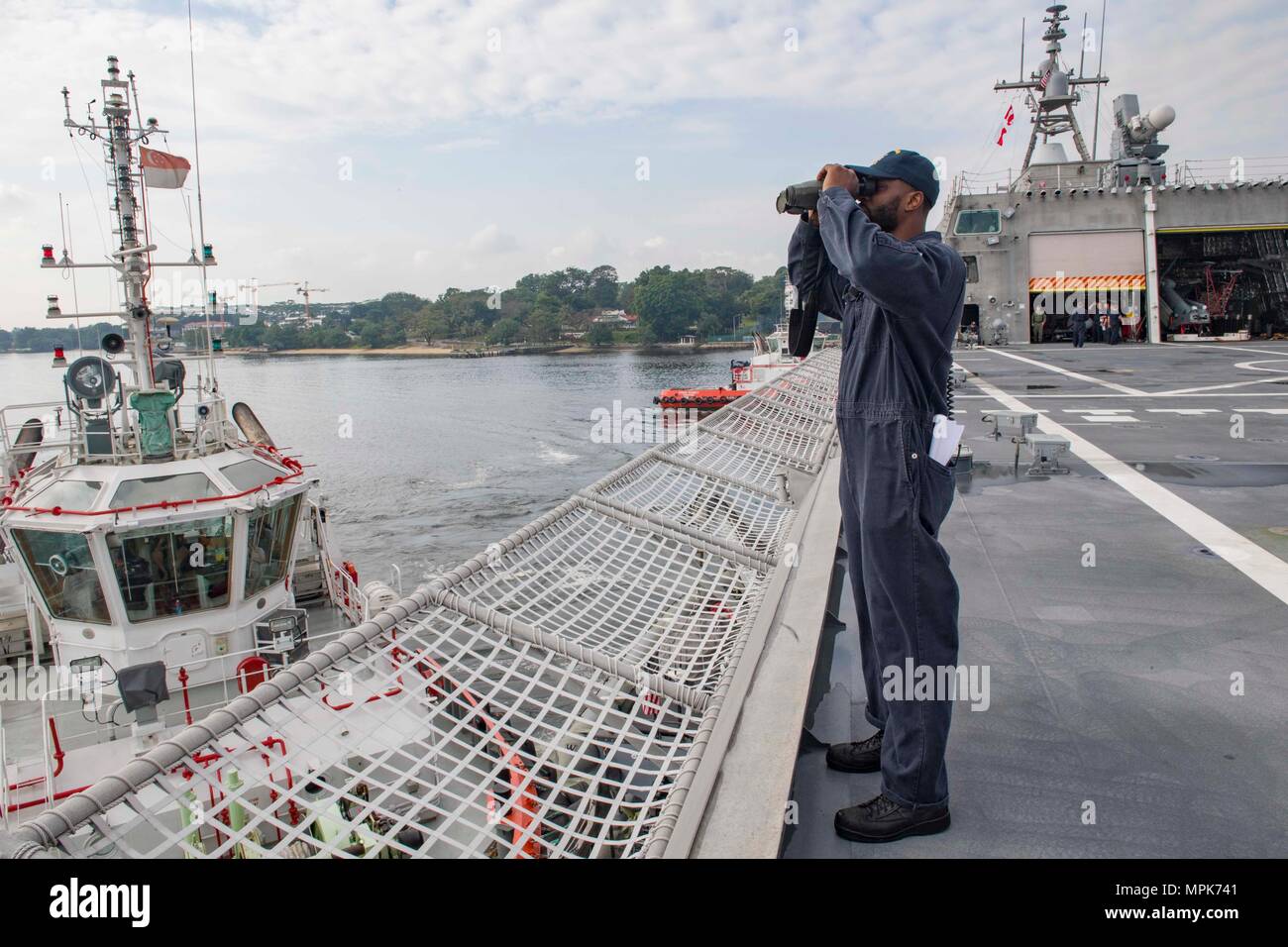 170323-N-WV703-054 SEMBAWANG WHARVES, Singapore (March 23, 2017) Chief Gunners Mate Jason Kelly, from Chicago, Ill