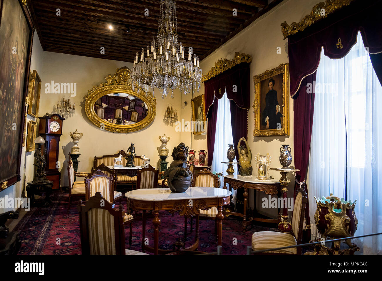 1818 Salon