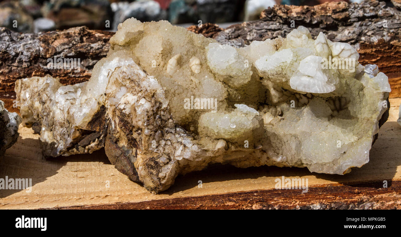 Milky quartz hires stock photography and images Alamy