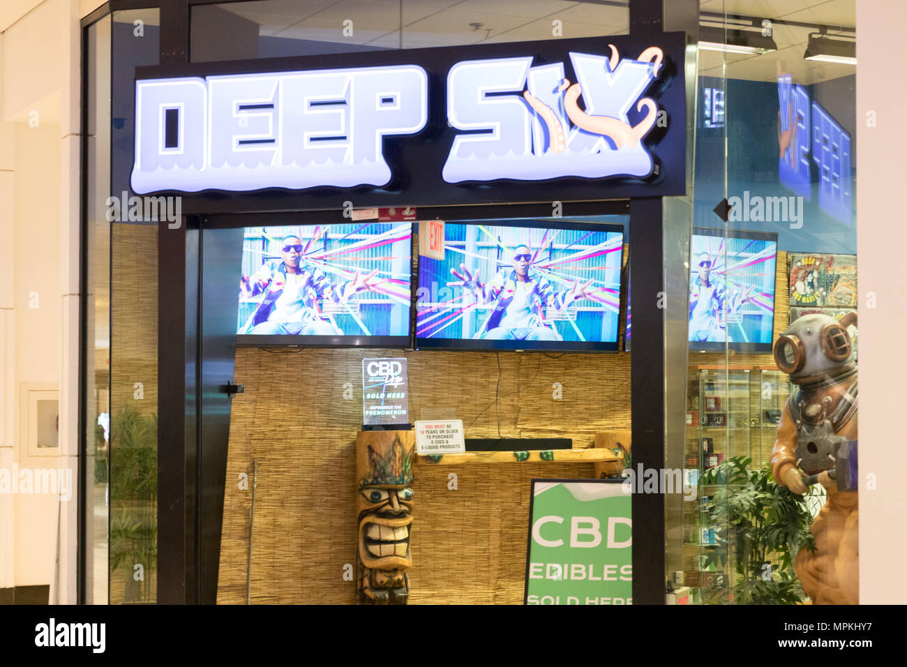 Philadelphia, Pennsylvania, May 21 2018: Deep Six | CBD Edibles & Vape Juice Shop Stock Photo