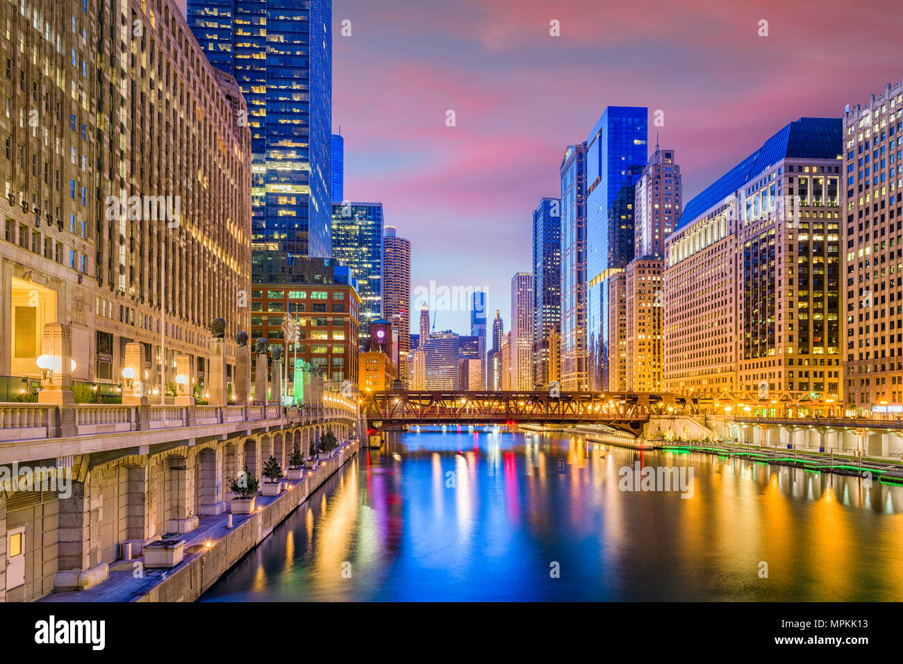 Chicago river water hi-res stock photography and images - Alamy
