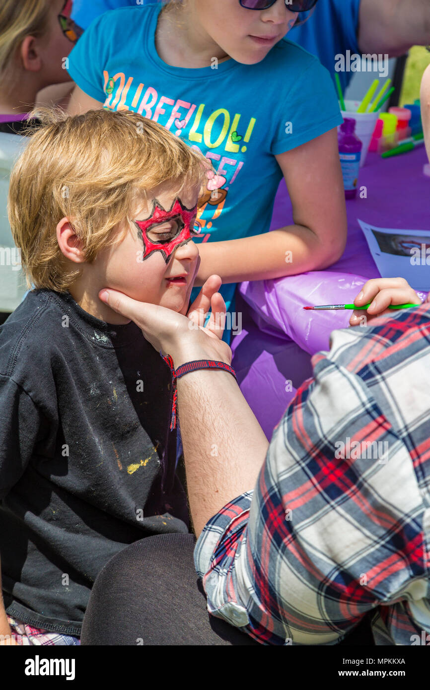 Face painting at a Family Fun Day at Crosspoint Church in Gulfport, Mississippi Stock Photo