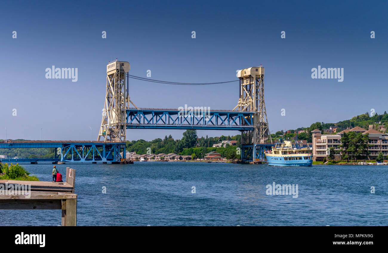 Portage lake lift bridge hires stock photography and images Alamy