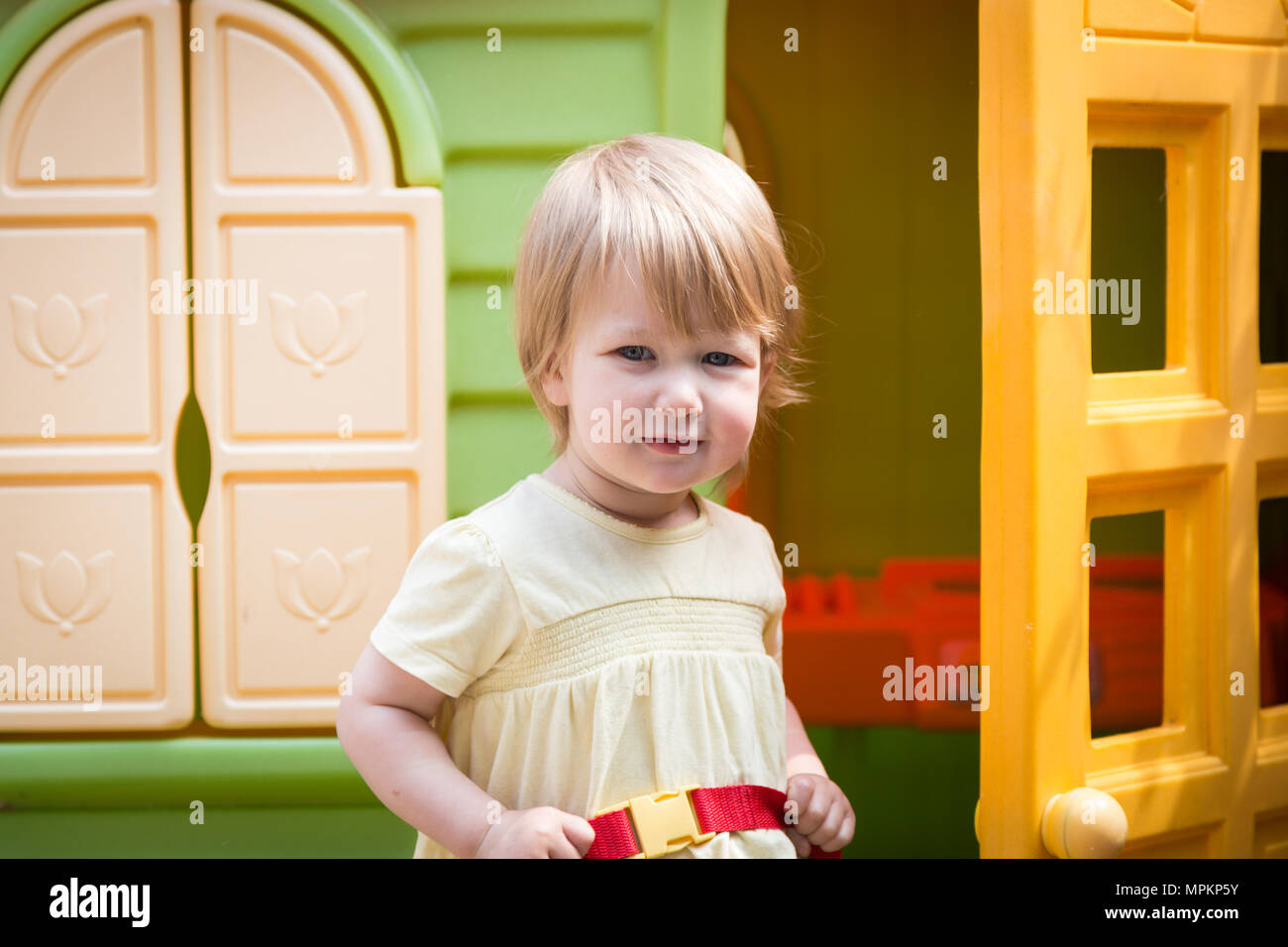 18 Month Old Girl Toddler Playing In Her Play House Stock Photo Alamy 18-month-old-girl-toddler-playing-in-her-play-house-stock-photo-alamy