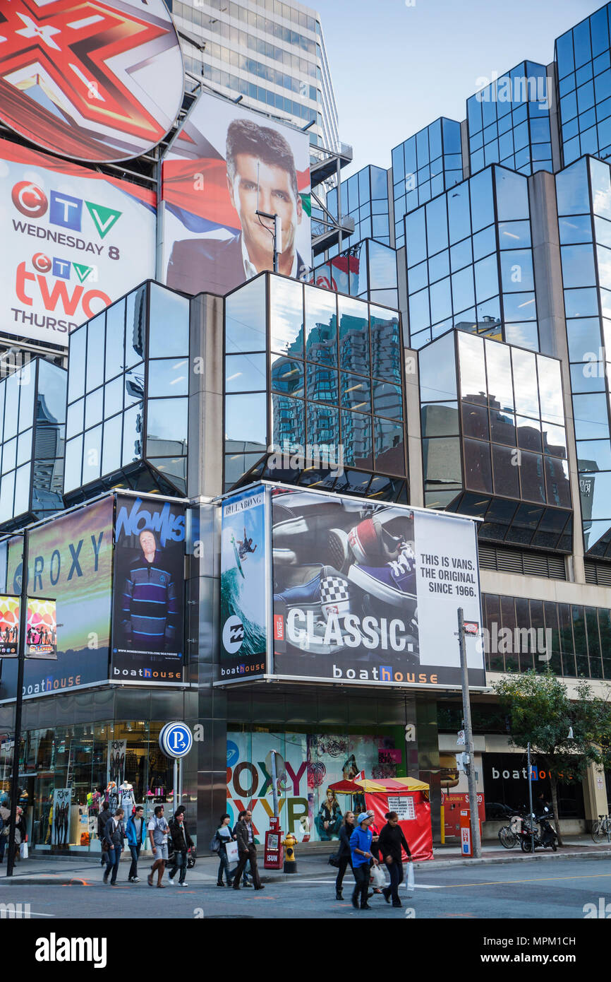 Vans Yonge St 2024 towncentervb