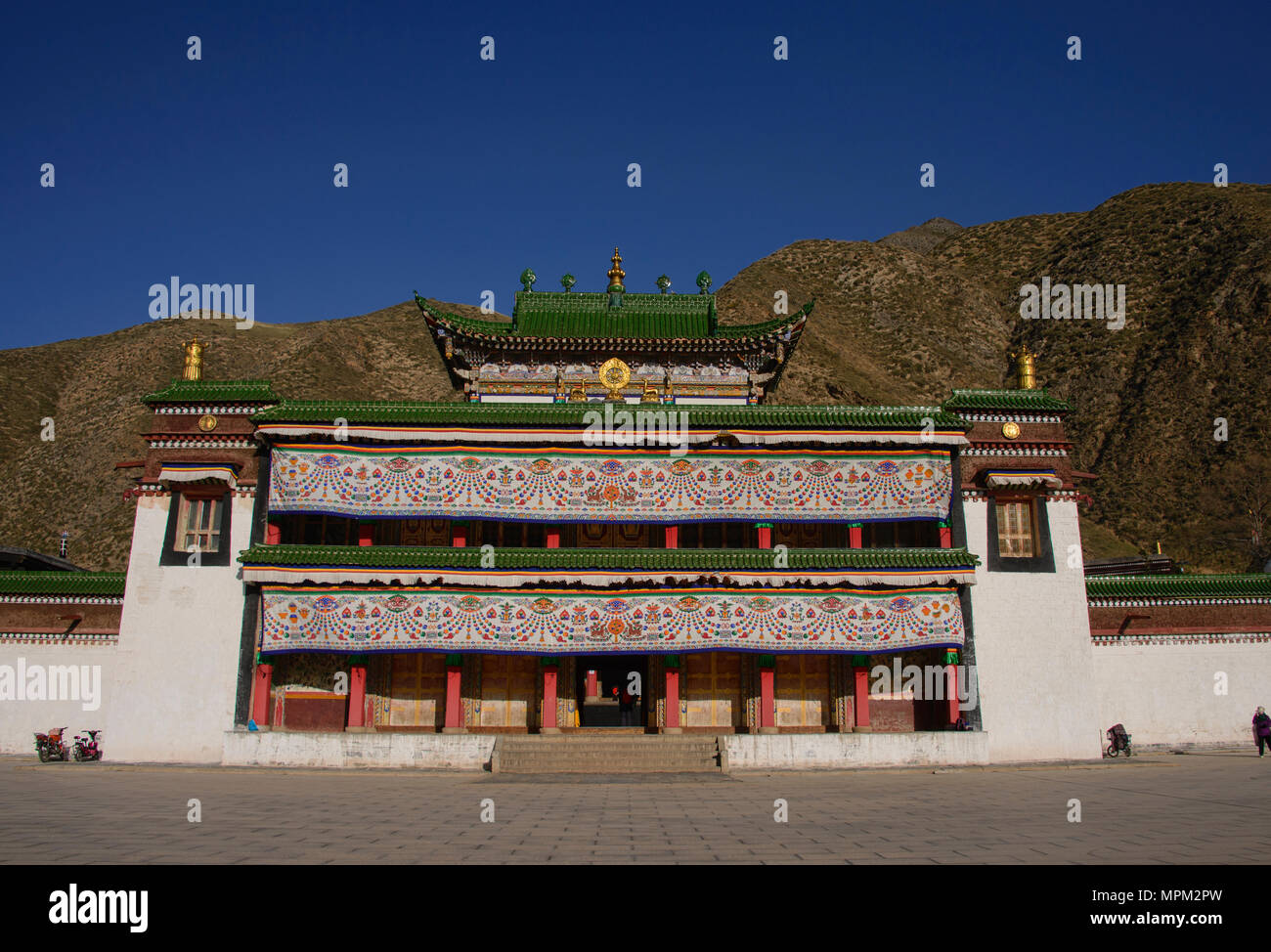Labrang Tibetan architecture hi-res stock photography and images - Alamy