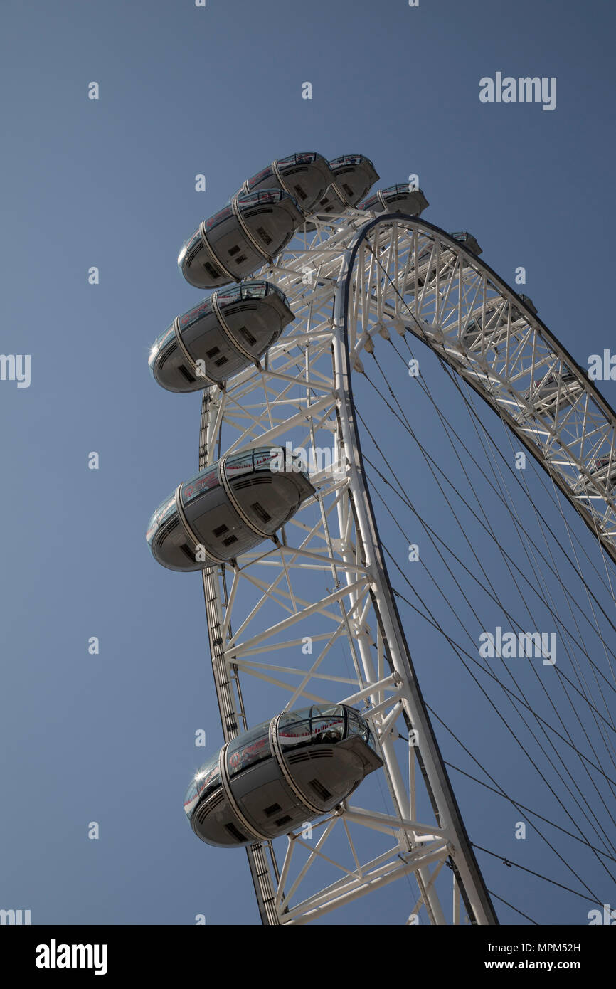 Merlin Entertainments  London Eye turns Green for 'Green Friday