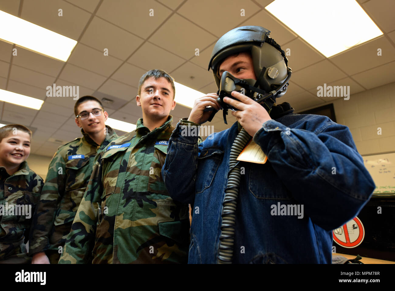 What are the army's primary missions select all that apply