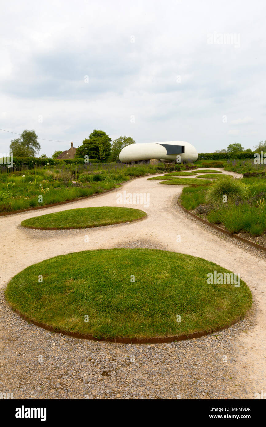 Hauser and Wirth art gallery, restaurant and garden, Durslade Farm, Bruton, Somerset, England, UK gardens designed by Piet Oudolf, Stock Photo
