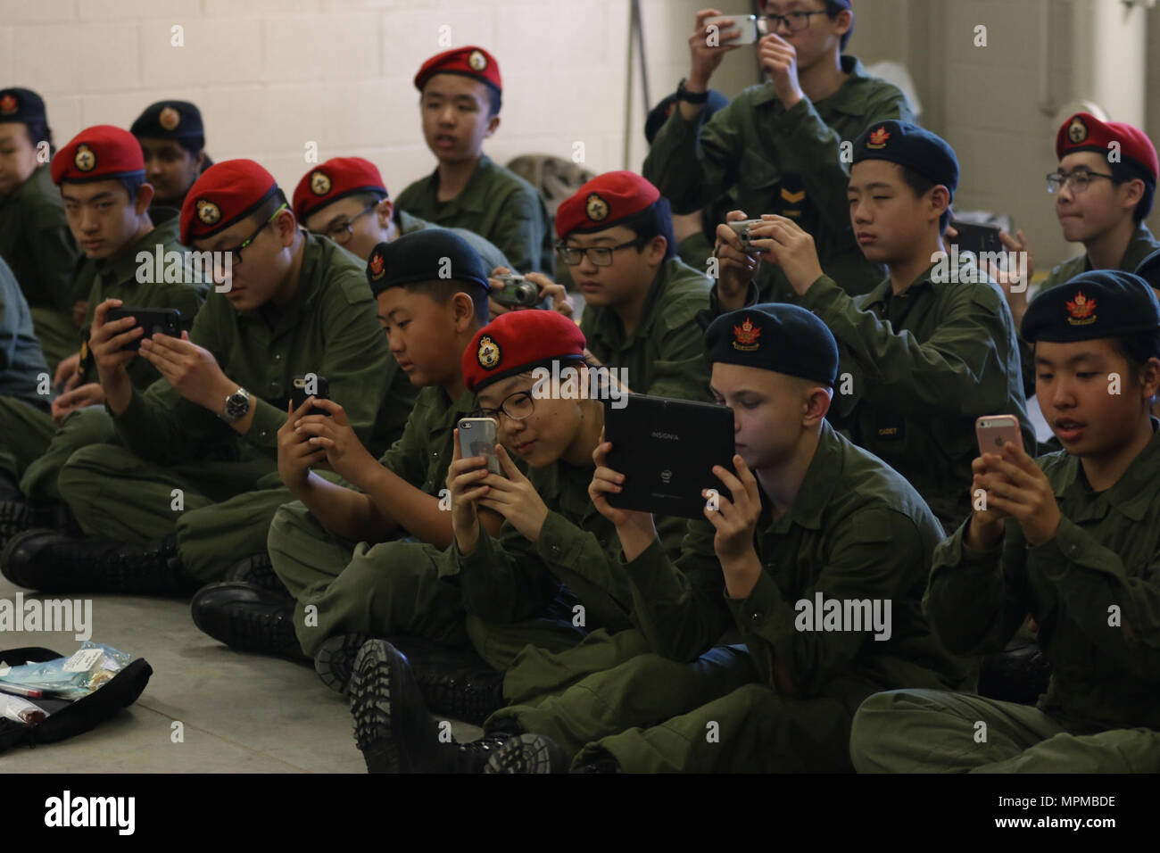 Canadian Cadets From The 32Nd Military Police And 709Th Toronto Signals Army  Cadet Corps Take Photos Of Military Working Dogs And Their Handlers After A  Demonstration Of Mwd Capabilities During Their Week