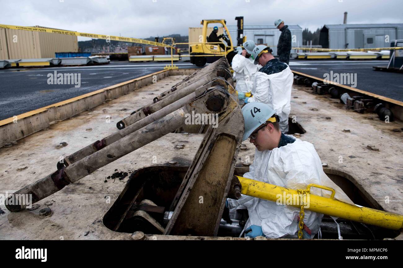 Jet blast deflector hires stock photography and images Alamy