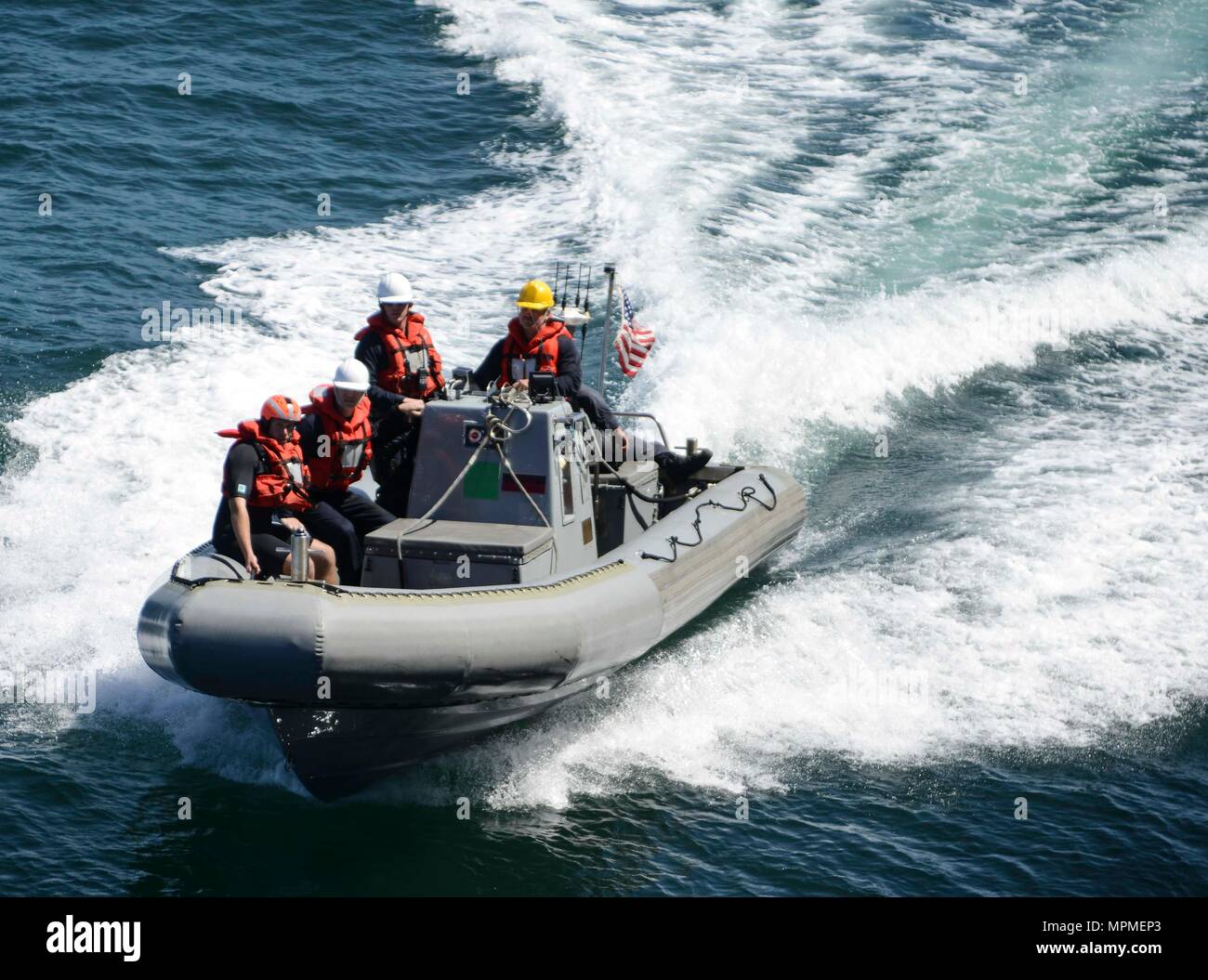 170328-N-FO714-009 PACIFIC OCEAN (March 28, 2017) Sailors from the ...