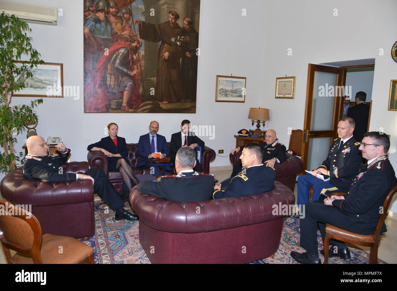 Ms. Kelly Degnan, Charge’ d’Affaires ad interim U.S. Embassy & Consulates Italy, meets Lt. Gen Vincenzo Coppola (left), Commanding General “Palidoro” Carabinieri Specialized, and CoESPU staff,  during visit at Center of Excellence for Stability Police Units (CoESPU) Vicenza, Italy, Mar. 30, 2017.(U.S. Army Photo by Visual Information Specialist Antonio Bedin/released) Stock Photo