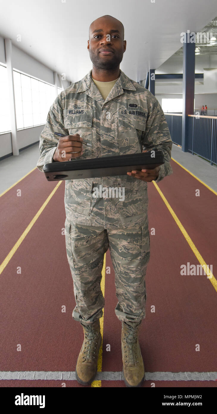 Airmen motivation hi-res stock photography and images - Alamy