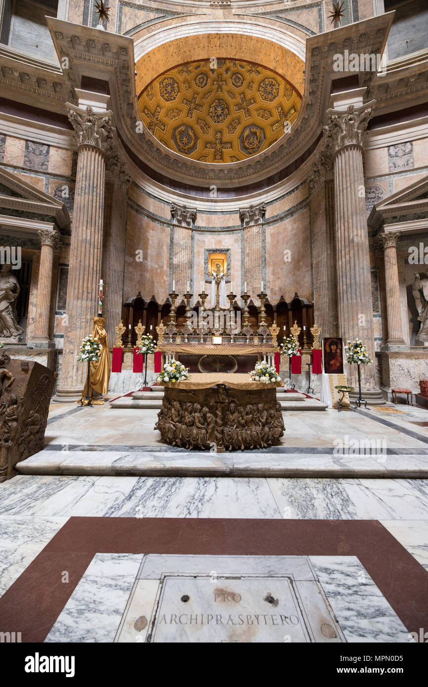 Pantheon interior altar.  Rome italy Stock Photo