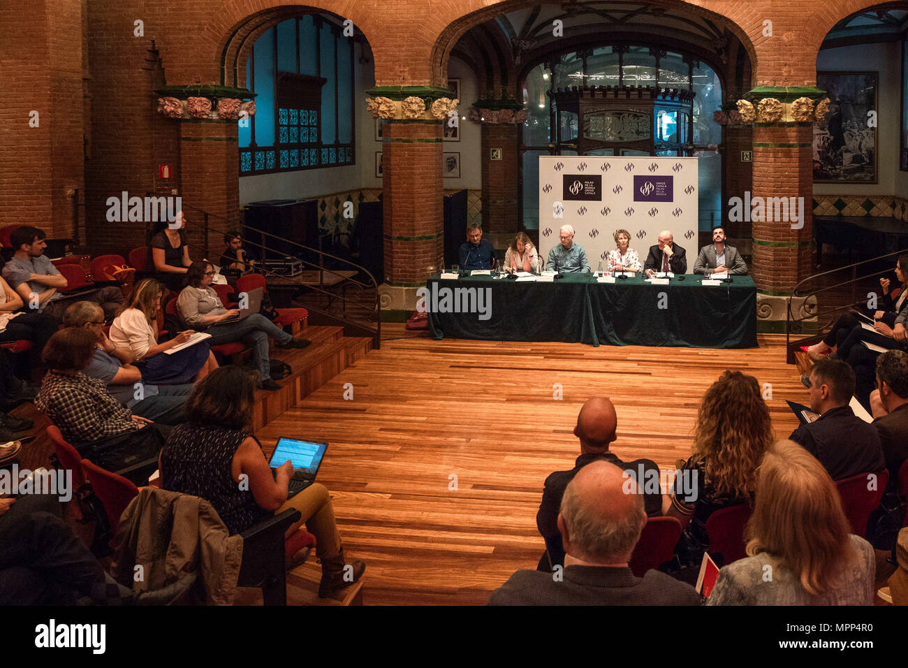 Barcelona, Catalonia, Spain. 24th May, 2018. The composer and conductor John Adams has presented over a press conference the musical monograph that will direct next weekend at the Palau de la MÃºsica Catalana in Barcelona. Credit: Paco Freire/SOPA Images/ZUMA Wire/Alamy Live News Stock Photo