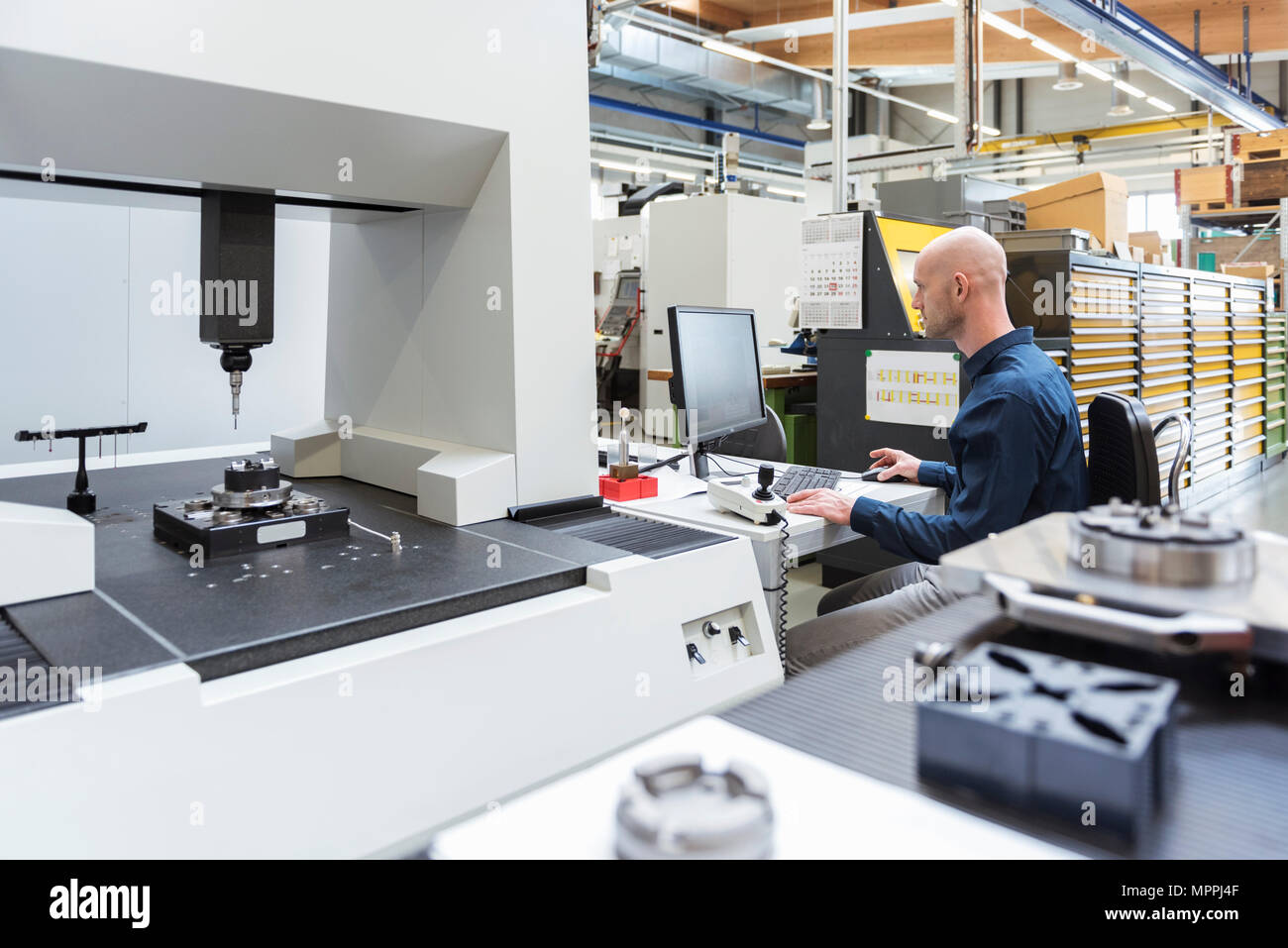 Machine modern hi-res stock photography and images - Alamy
