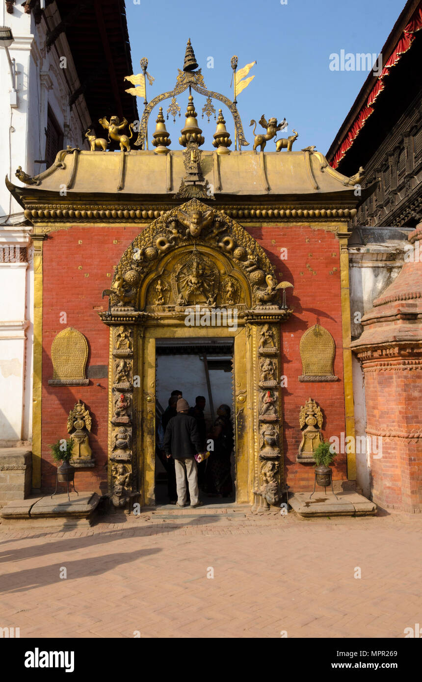 Temple gate in Durbar Square, Bhaktapur, Kathmandu, Nepal Stock Photo