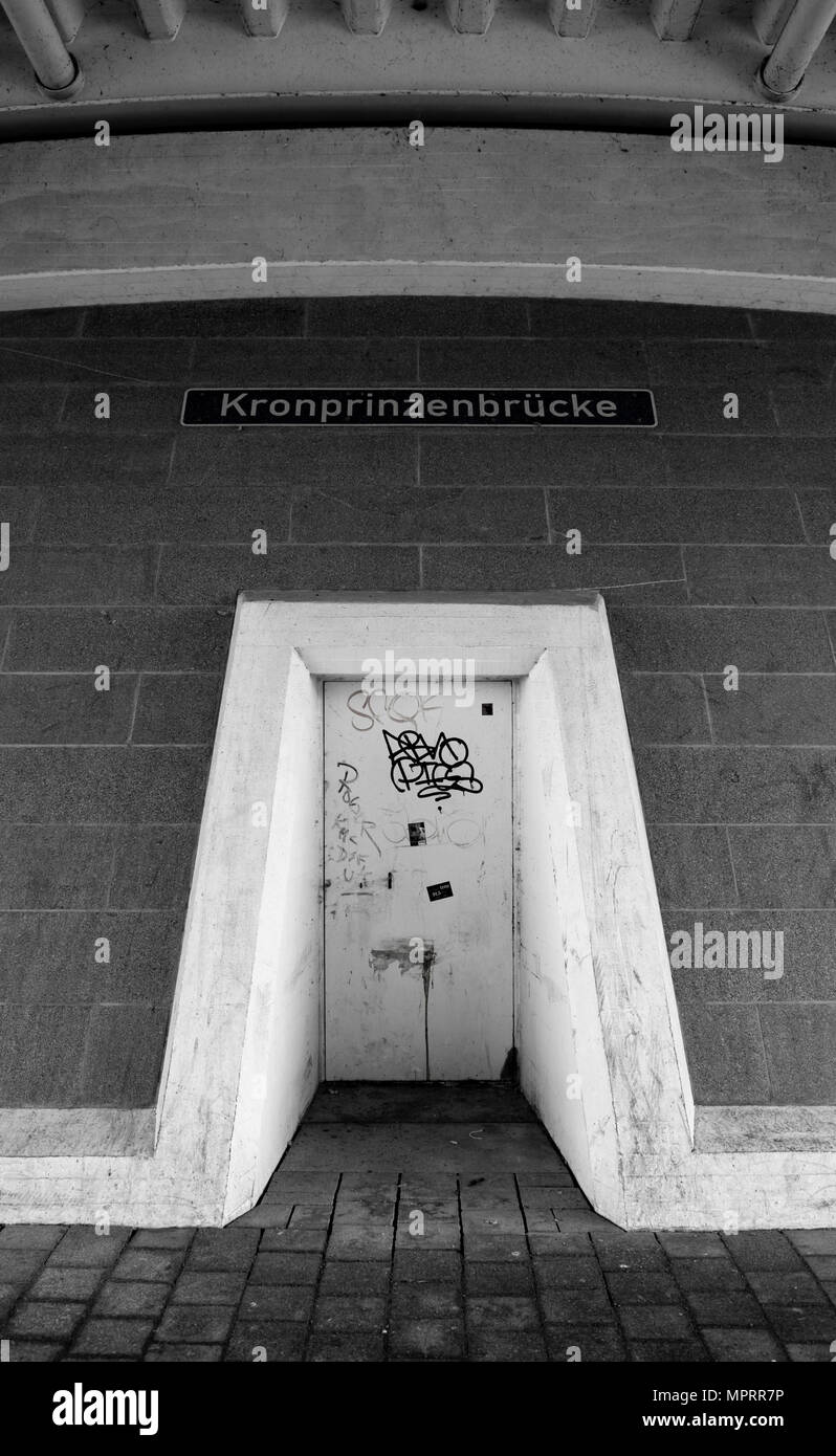 Berlin,  GERMANY,   General view, GV. Graffiti, on the maintenance entrance of the 'Kronprinzenbrucke', spanning the River Spree, towards the 'Reichstag, © Peter Spurrier, Stock Photo