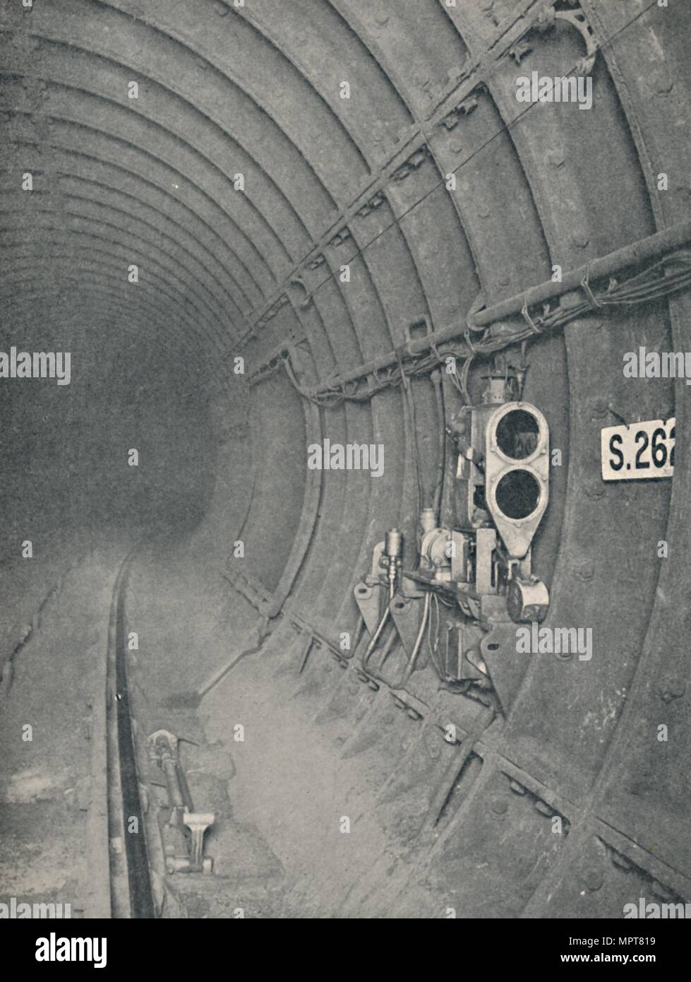 tunnel-signal-and-automatic-train-stop-london-underground-railways-1926-artist-unknown-MPT819.jpg