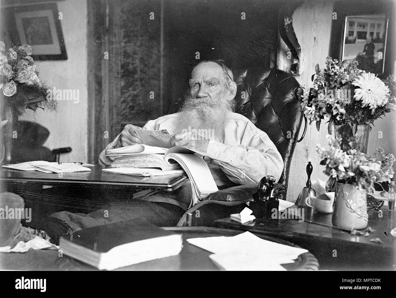 Lev Oshanin: biography of an outstanding writer Lev Oshanin: biography of an outstanding writer