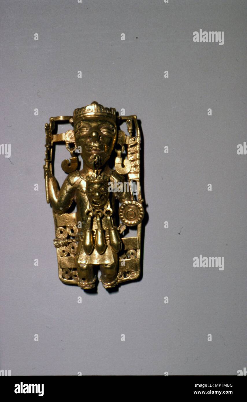 Aztec gold pendant hi-res stock photography and images - Alamy