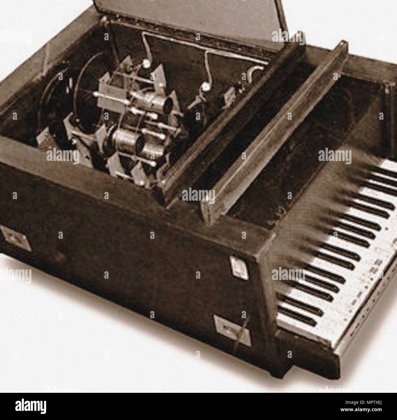 Piano optophonique hi-res stock photography and images - Alamy
