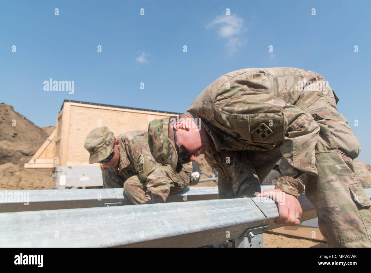 U.S. Soldiers from Charlie company 1st of the 8th, 4th Infantry ...