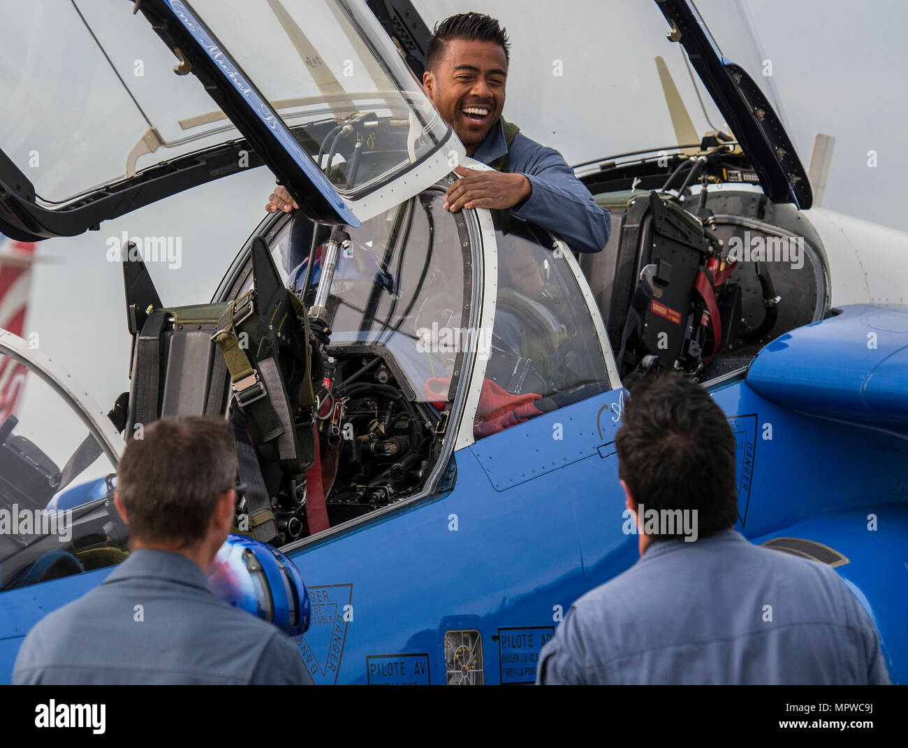 air force blue angels equivalent