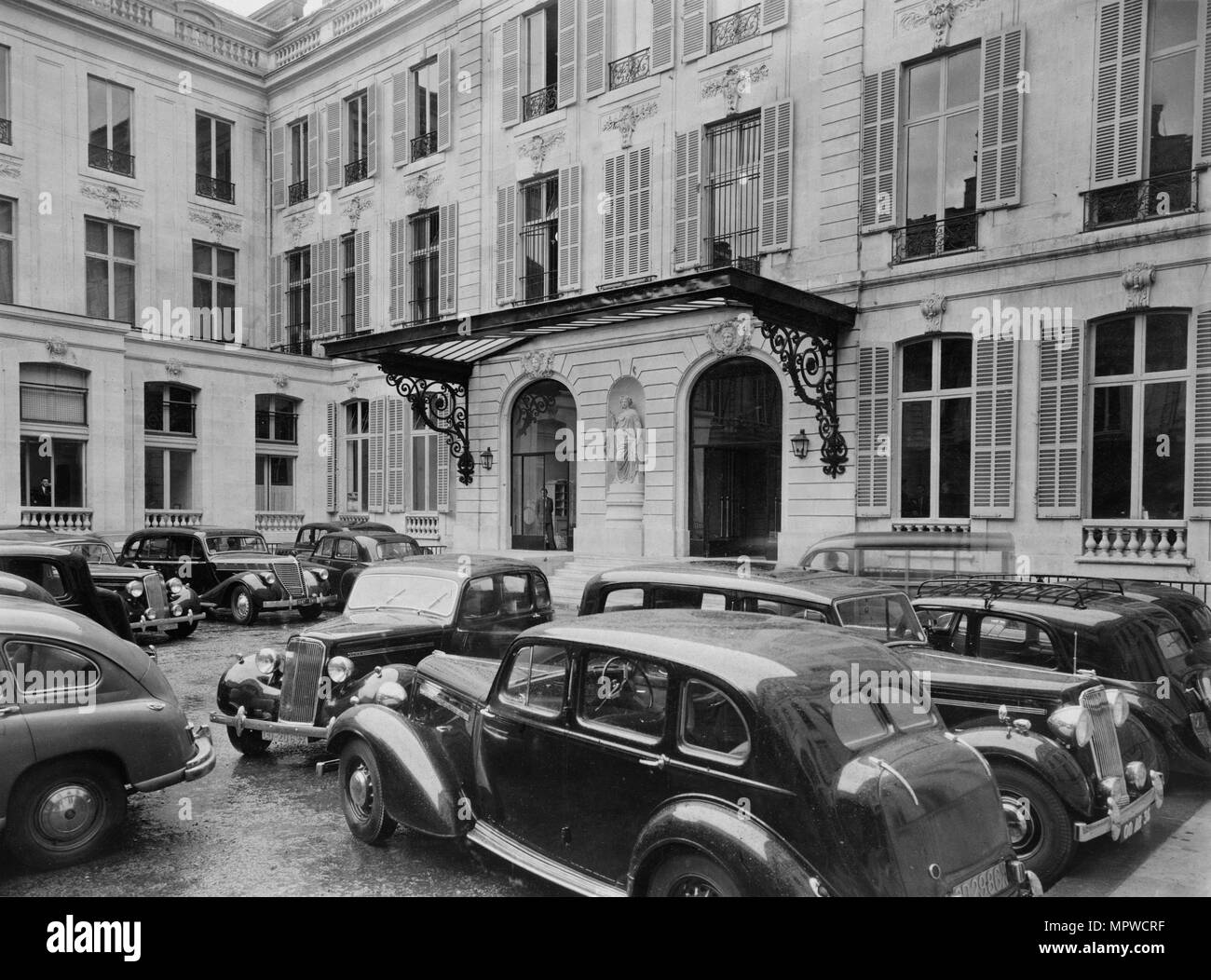 British embassy paris hi-res stock photography and images - Alamy