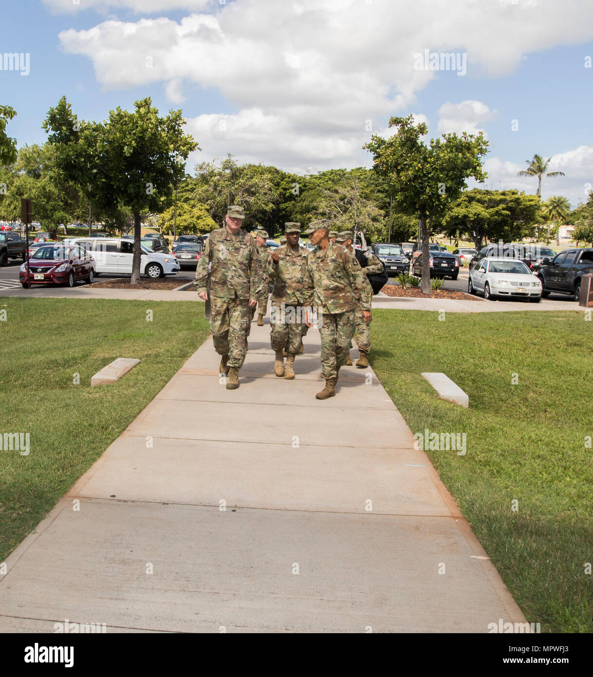 Brig. Gen. Sean A. Gainey (middle), 94th Army Air and Missile Defense ...