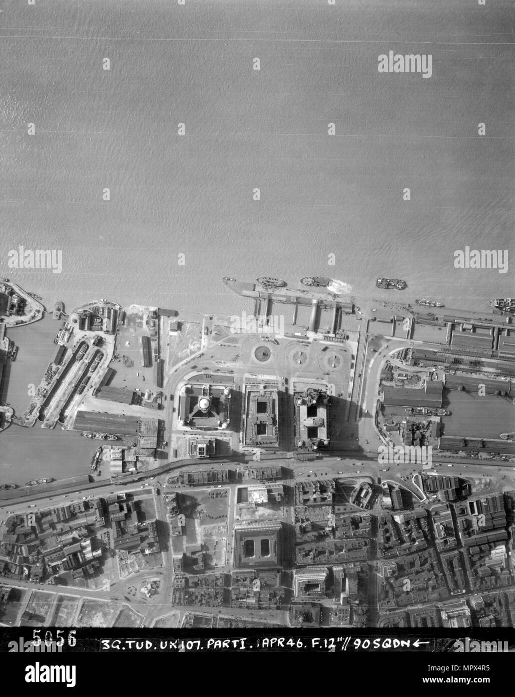pic Liverpool Docks 1940S alamy