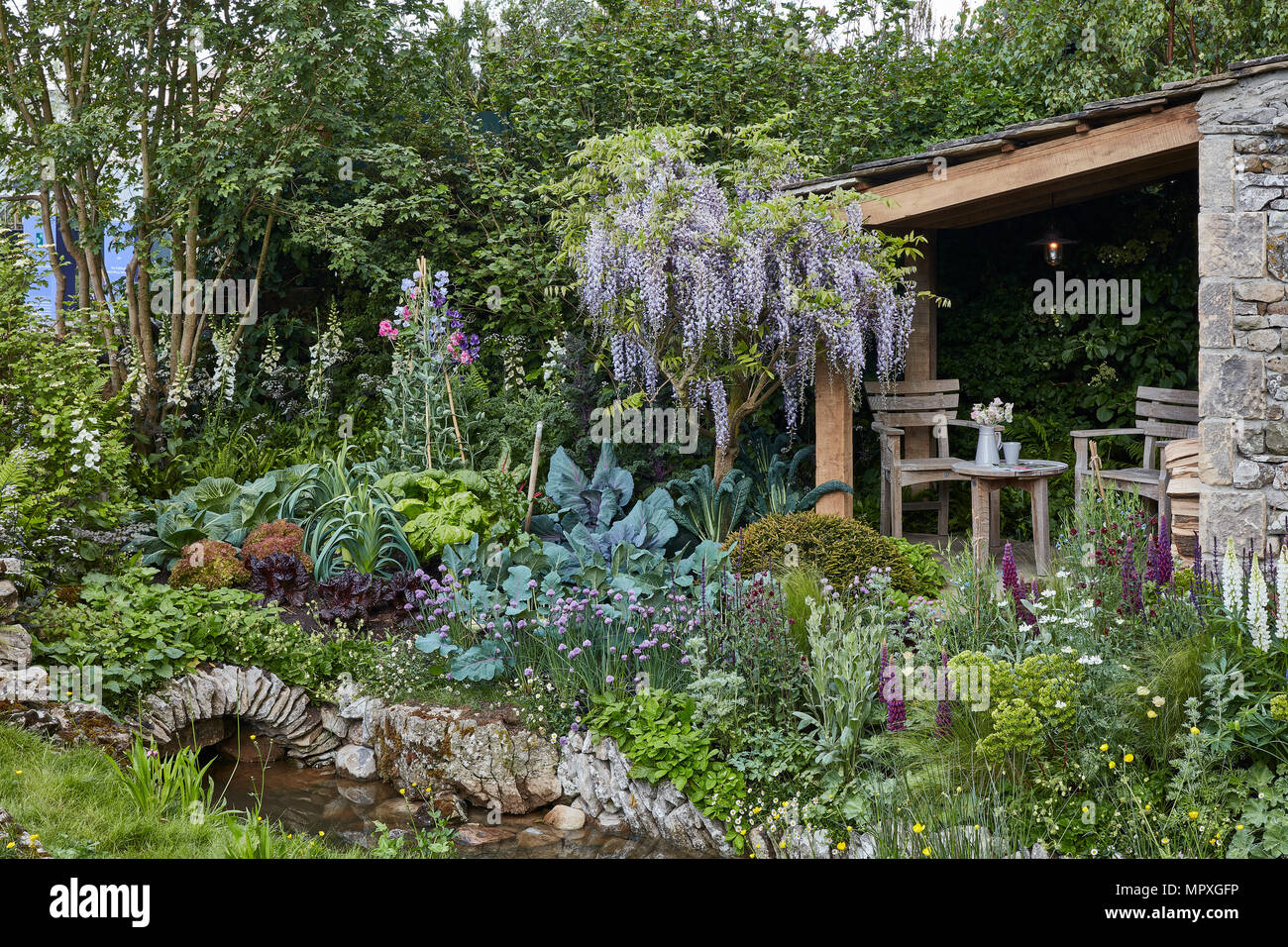 chelsea flower show yorkshire garden stock photo: 186209850 - alamy