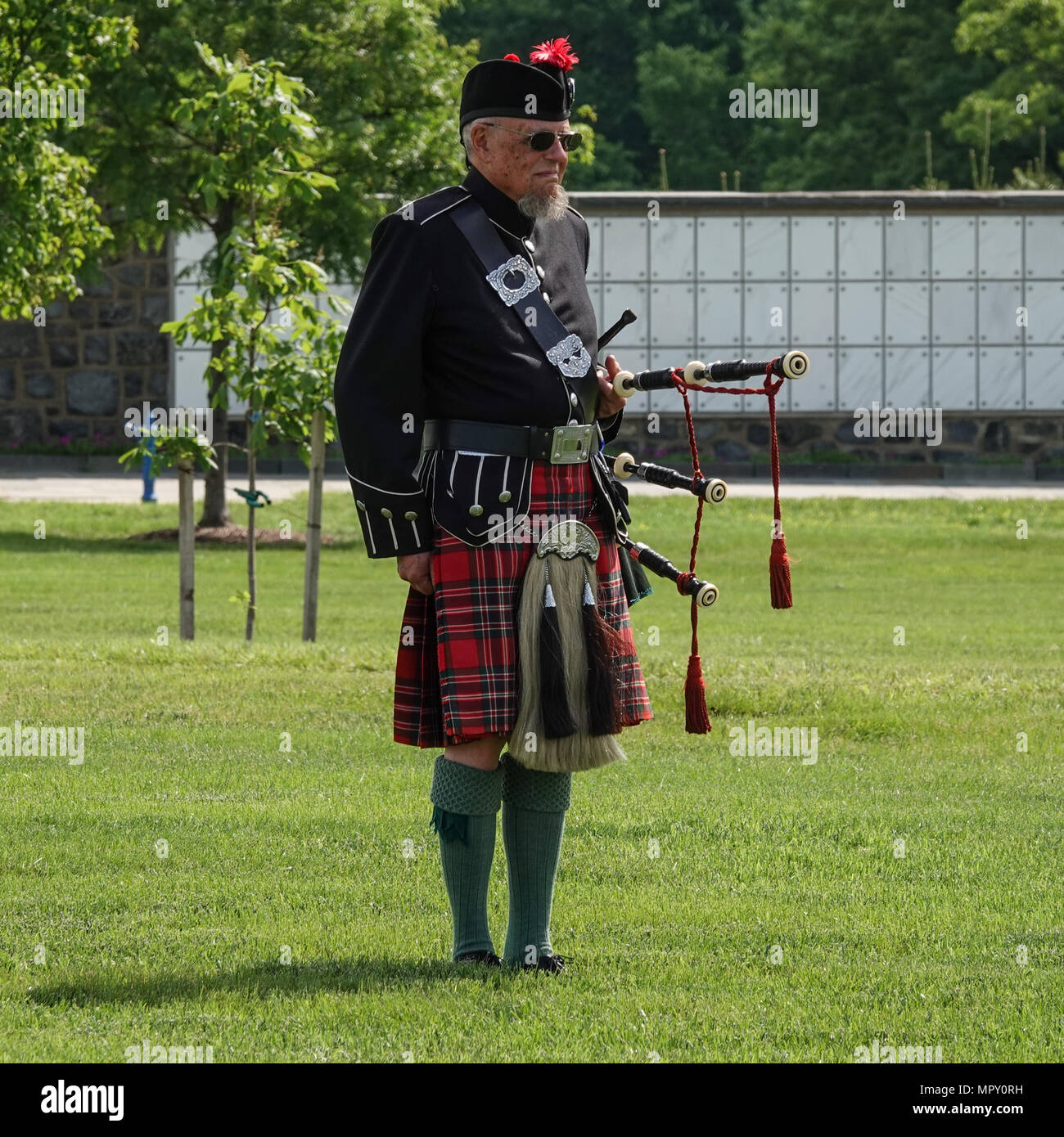 Military bagpiper hires stock photography and images Alamy