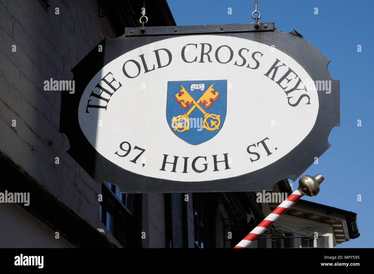The Old Cross Keys sign, High Street, Stony Stratford, Buckinghamshire Stock Photo