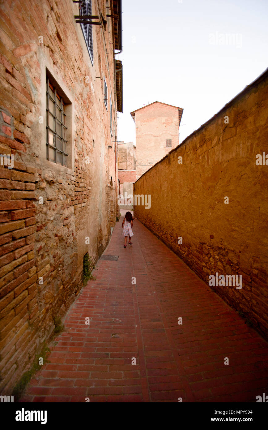 Running by architecture hires stock photography and images Alamy