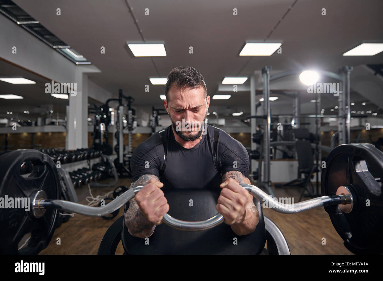 Muscular old man hi-res stock photography and images - Alamy