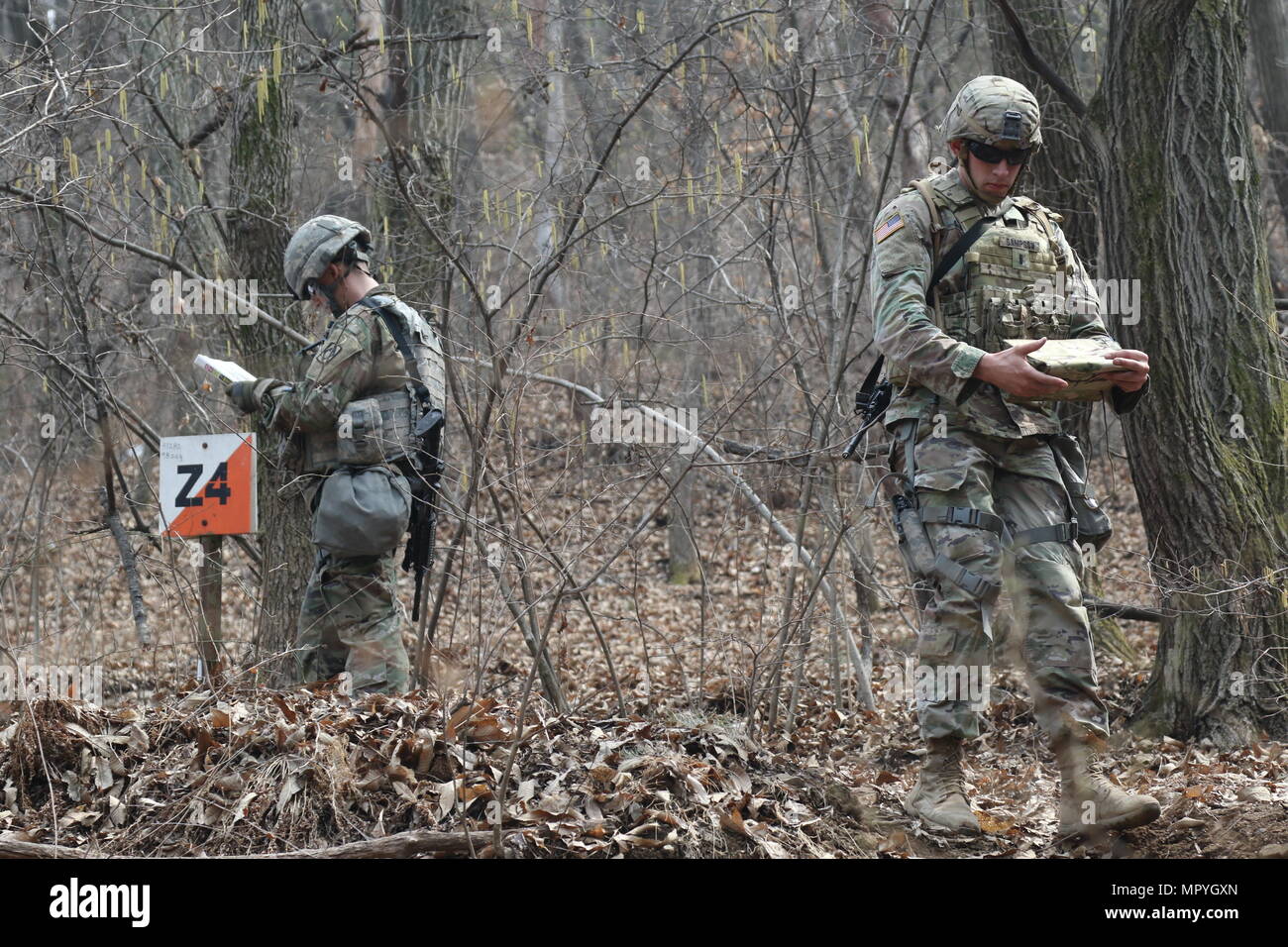 South korea map soldiers hi-res stock photography and images - Alamy