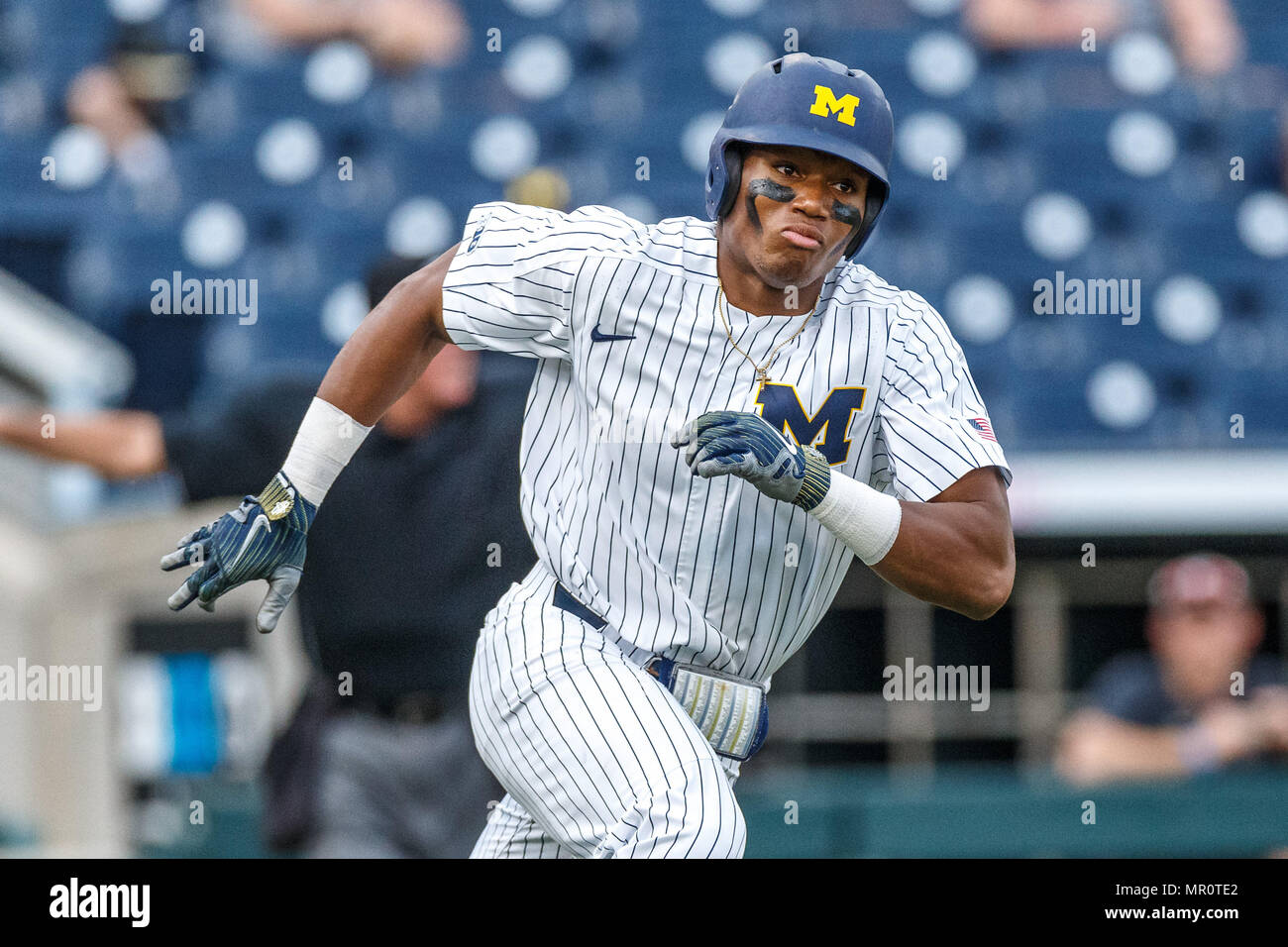 Michael jordan baseball hi res stock photography and images Alamy